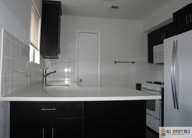 Photo - 816 N Oaks Blvd