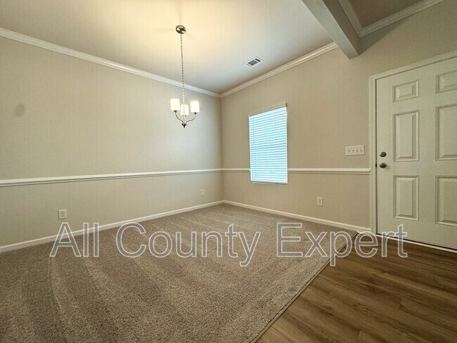Photo - 273 Bloomfield Cir