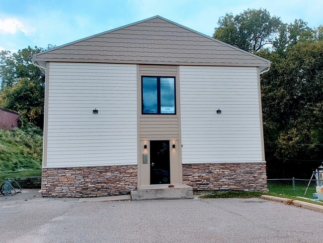 Building Photo - 2190 Robbins St