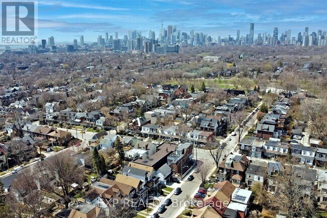 Photo - 575 Pape Ave
