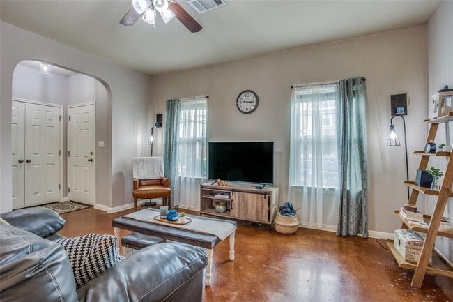 Photo - 4518 Senda Ln