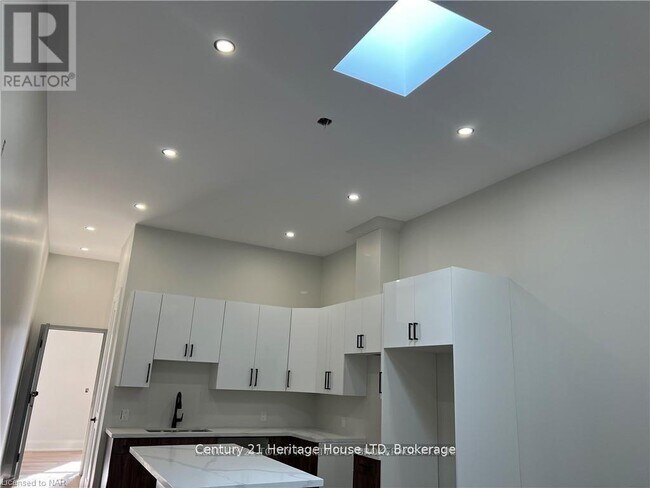 Photo - 43 Jarvis St