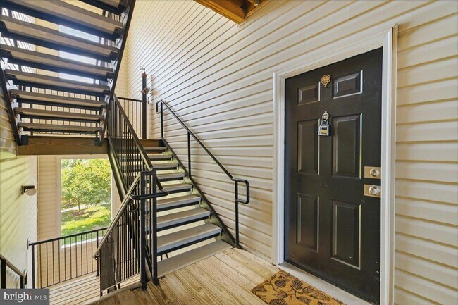 Photo - 21228 McFadden Square Unidad 314