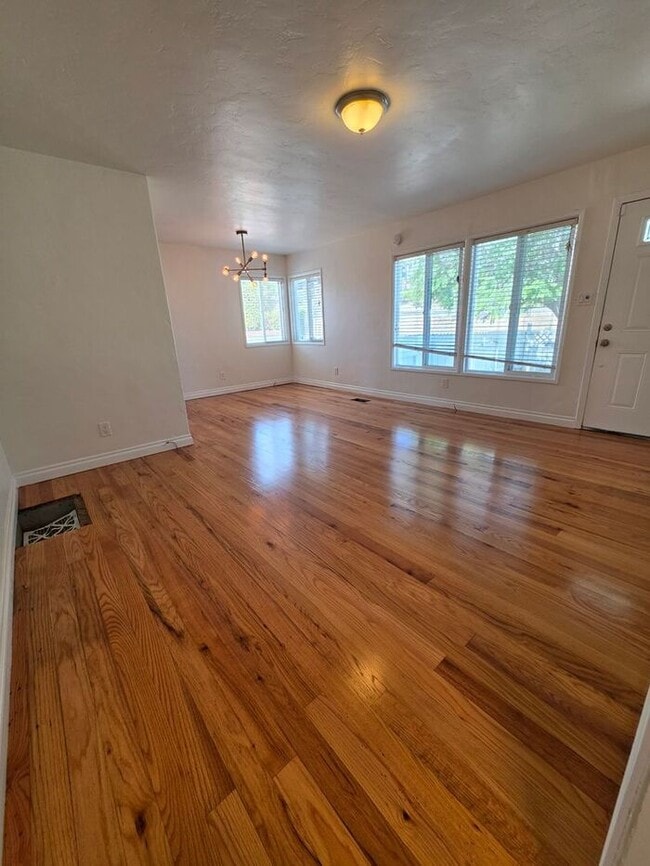 Building Photo - Home Close to La Mesa Village for Rent