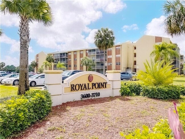 Photo - 3610 NW 21st St Unit 104