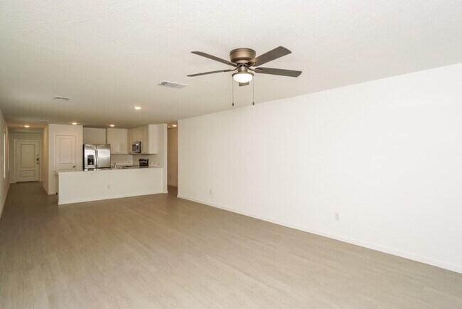 Photo - 540 Roquefort St