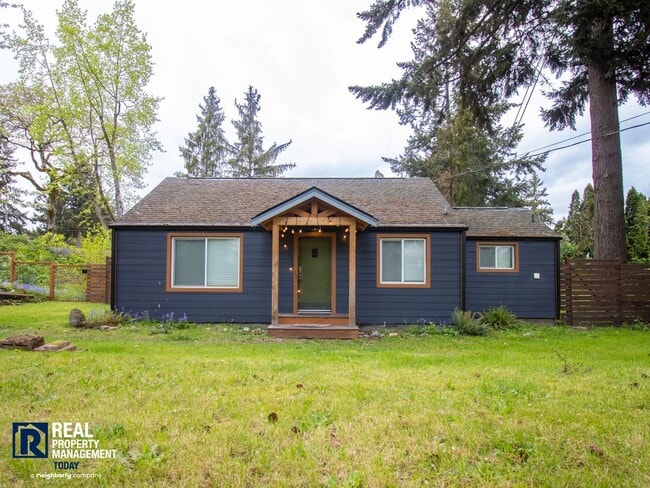 Building Photo - Charming Cottage Retreat with Modern Updates!