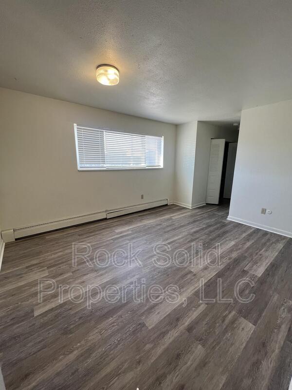 Building Photo - 1008 E Jefferson Rd