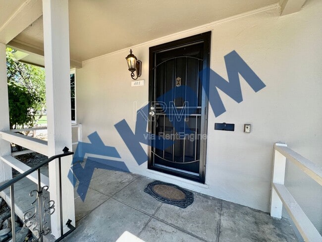 Photo - 401 W Mariposa Ave