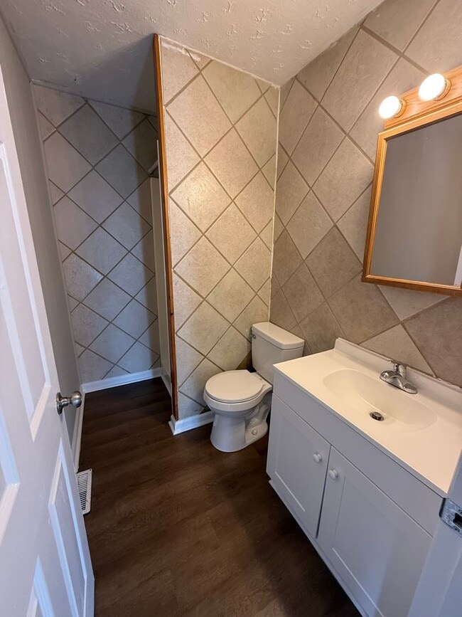 Photo - 705 N 2nd St