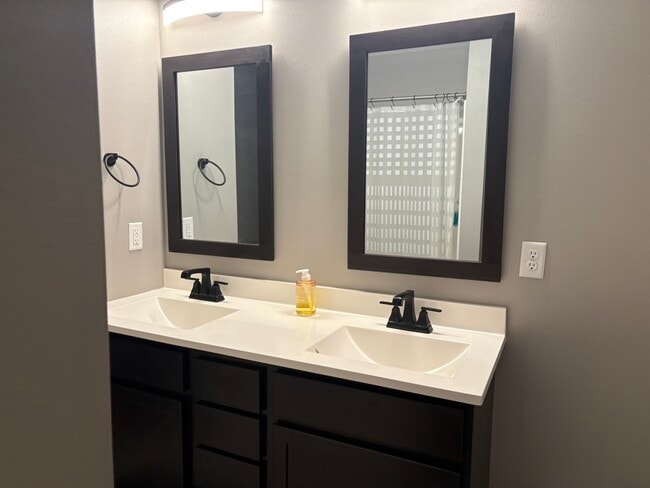 Photo - 1304 Legend Dr