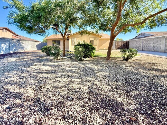 Photo - 2340 E Isabella Ave