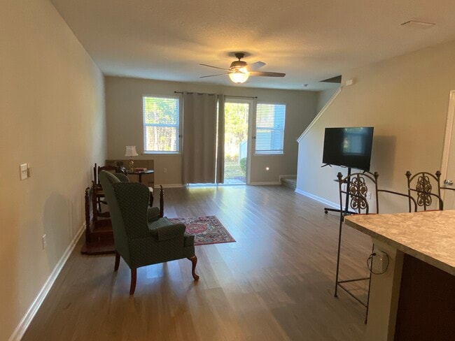 Photo - 183 Silver Fern Dr