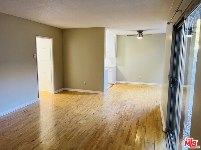 Photo - 1646 Franklin St Unit B