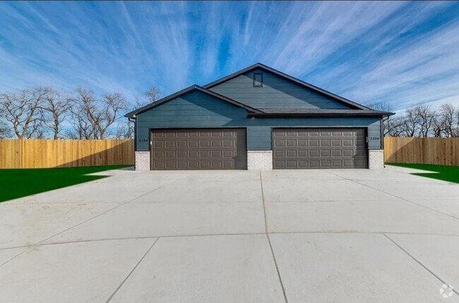 Building Photo - 2344 E Cheyenne Ct Rental