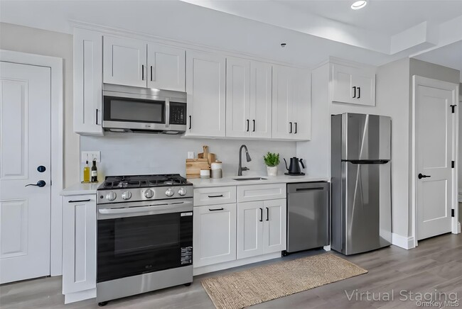 Building Photo - 110 School St Unit 2