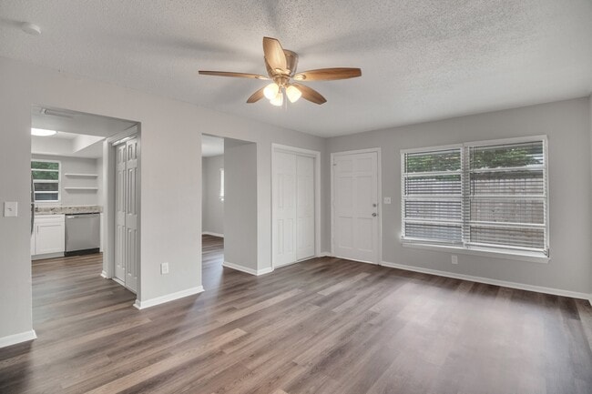Photo - 3353 Sherwood Dr