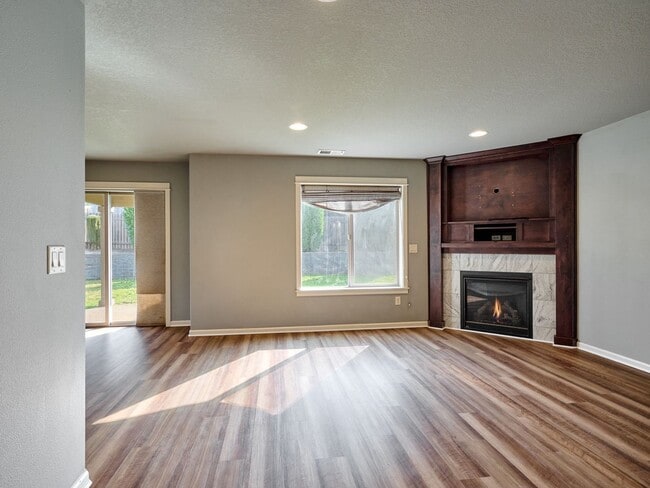 Photo - Beautiful 4 bedroom/2.5 Bath Home On Large...