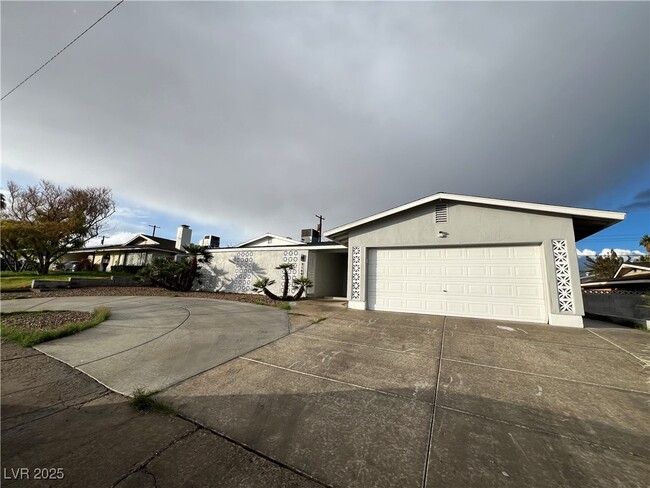 Building Photo - 3140 Hebard Dr