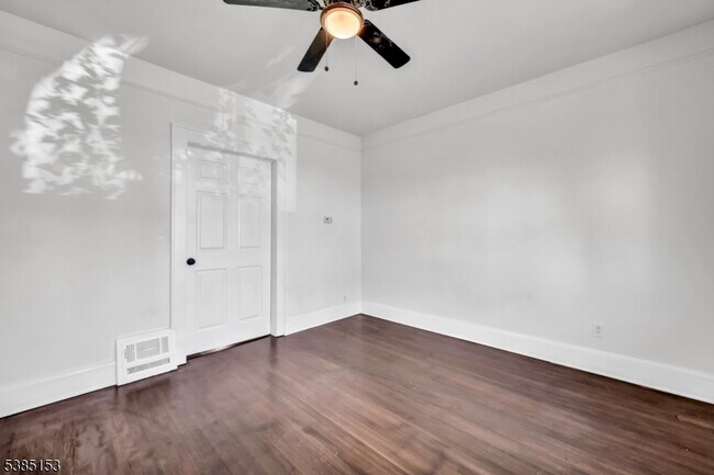 Photo - 1451 Franklin St