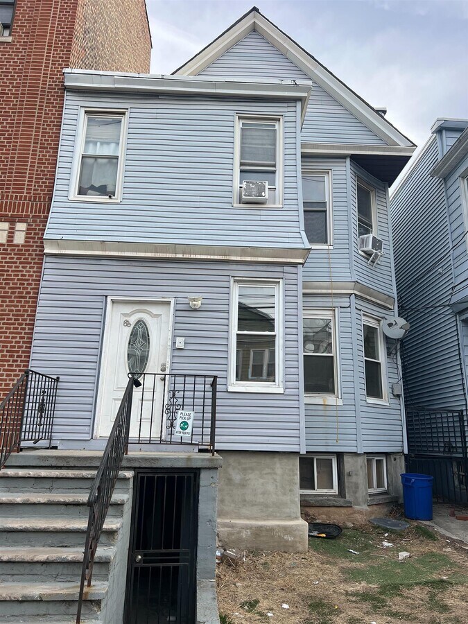 Photo - 68 Lexington Ave