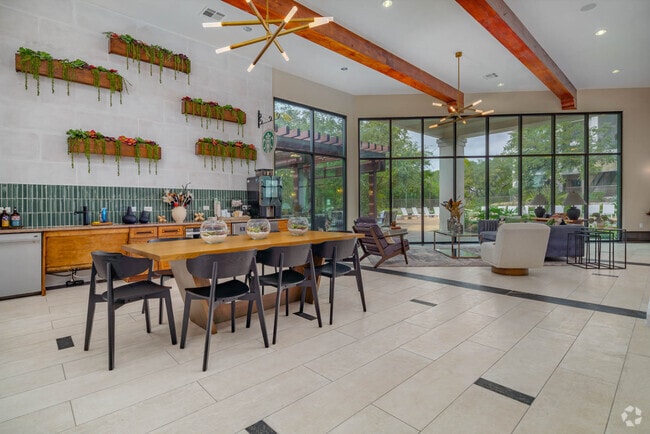 Clubhouse 2