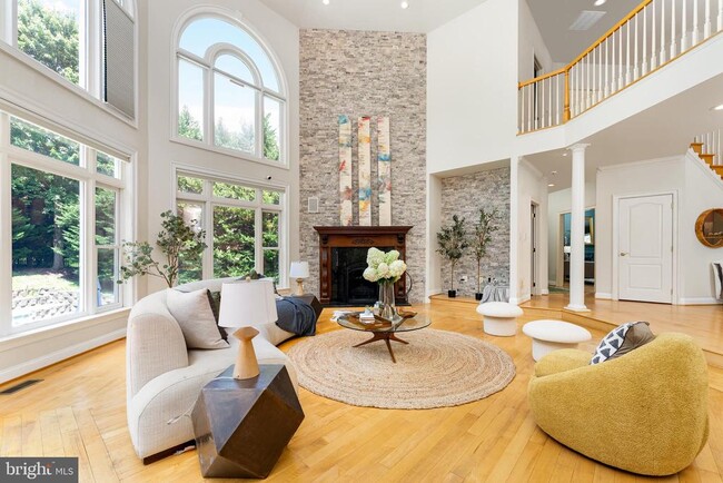 Photo - 1445 Mayhurst Blvd