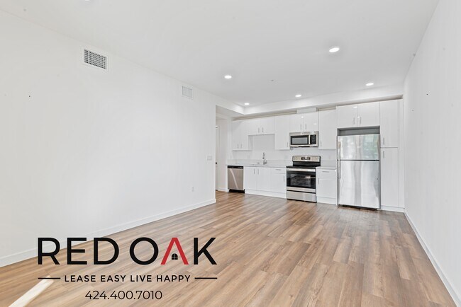 Photo - 1860 N Western Ave Unidad 318