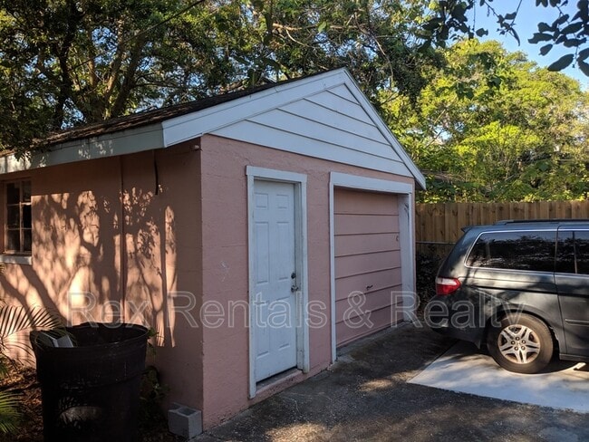 Photo - 834 38th Ave N