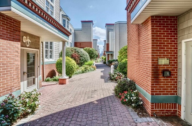 Building Photo - 340 The Promenade Unit 340 Rental