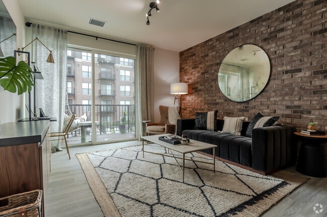 1BR, 1BA - 747SF - Living Room