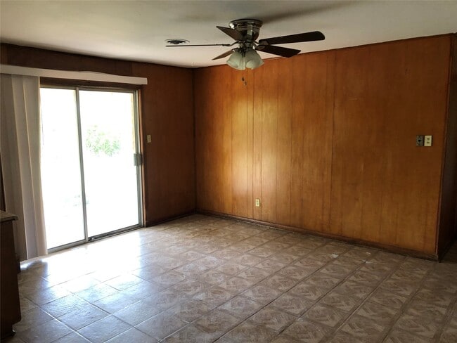 Photo - 1902 County Rd 56