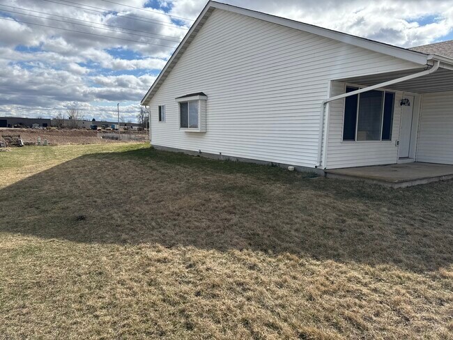 Photo - 106 Sunshine Ct