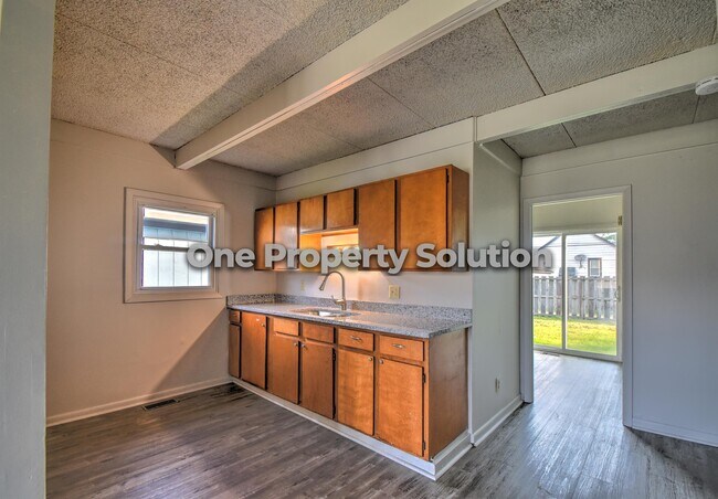 Photo - 1333 Logan St House