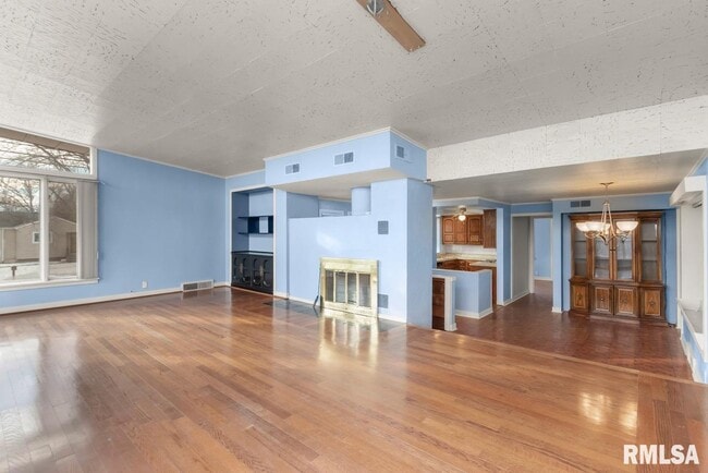 Photo - 119 W Clara Ave