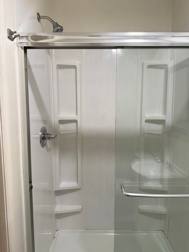 Photo - 821 Mt Vernon Ave Unit B