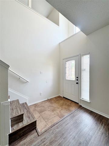 Photo - 835 Rockett Ln