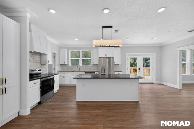 Photo - 74 Conifer Cir