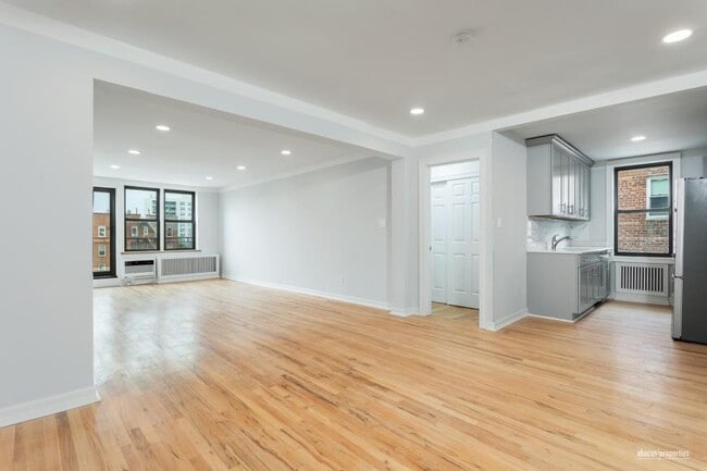Building Photo - 2 bedroom in Brooklyn NY 11218 Unit 6N Rental