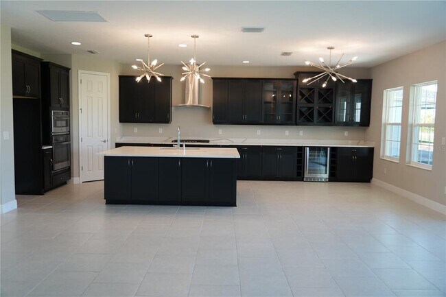 Photo - 5450 Wayfarer Ave