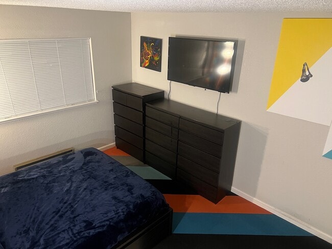 Photo - 2031 Market Ave Unidad 124