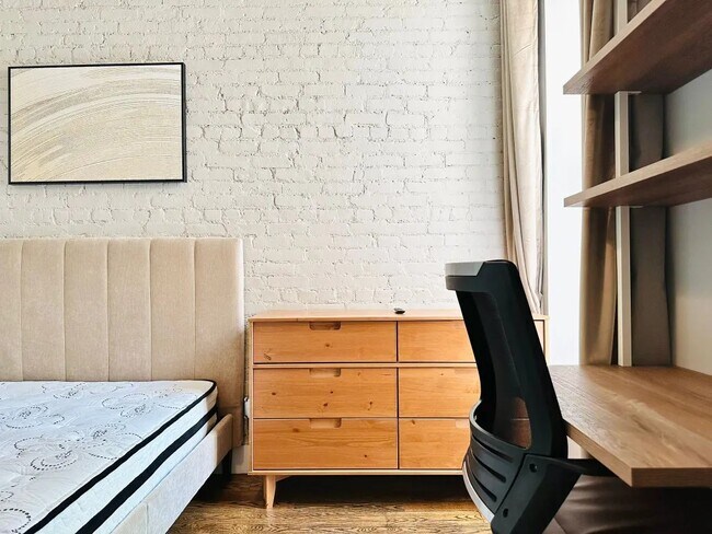 Photo - Furnished room/NOT APARTMENT Unit 3B