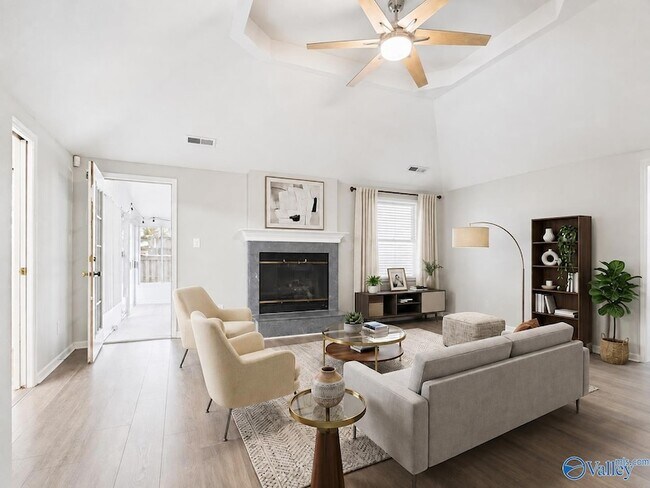 Photo - 102 Montrose Dr