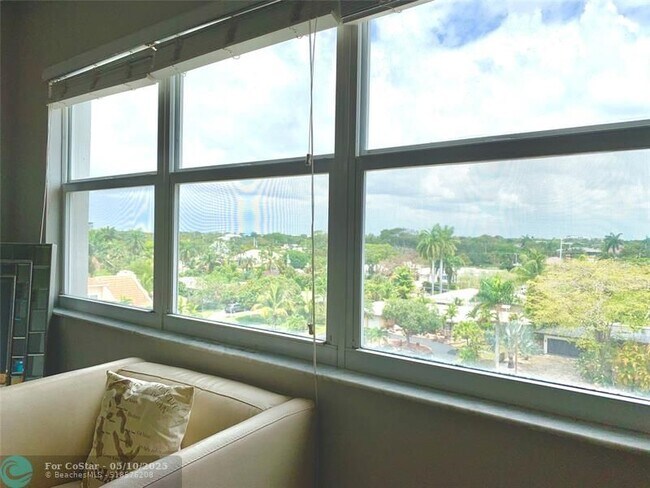 Photo - 2555 NE 11th St Unit 606
