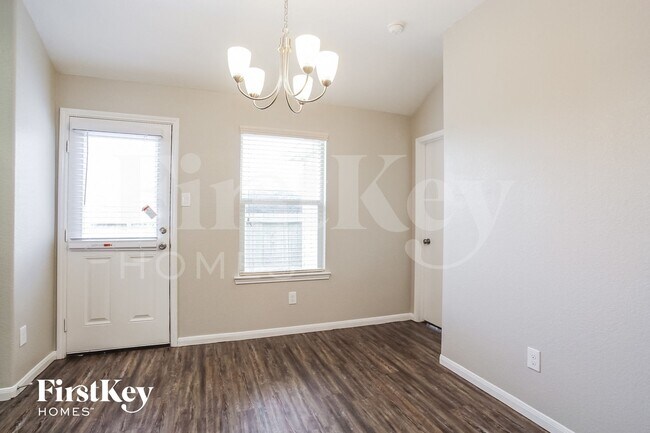 Photo - 633 26th Ave N