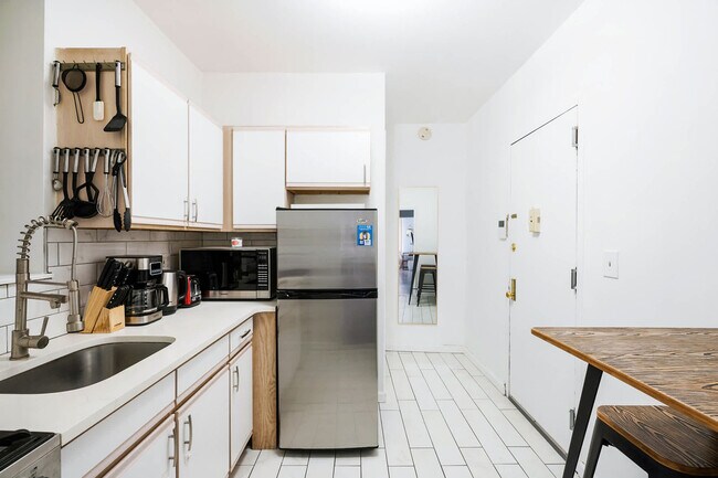 Photo - 428-430-430 W 47th St Unit ID1021830P