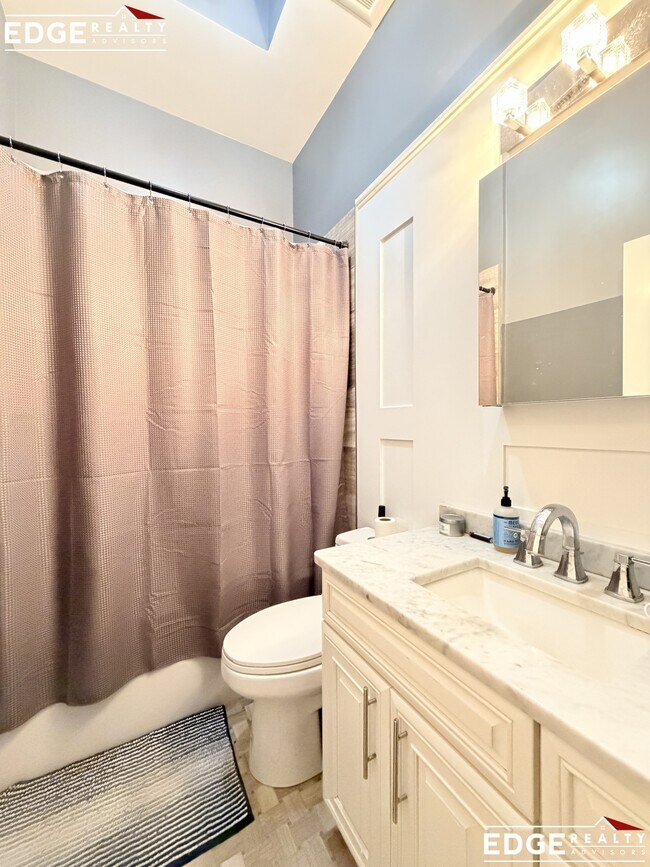 Photo - 580 E 3rd St Unidad 3