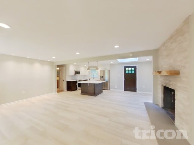 408 Meadowhurst Ln