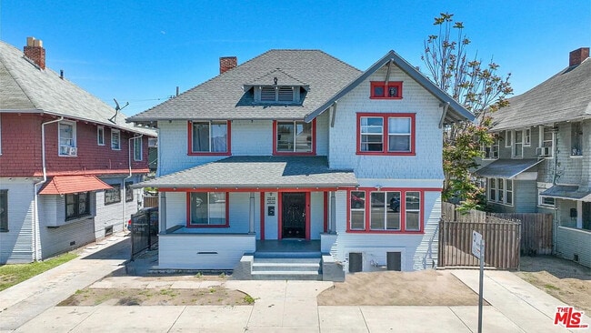 Building Photo - 2818 S Normandie Ave Unit 2818 S Normandie