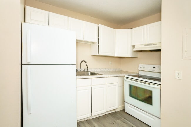 Building Photo - 3016 Pleasant Ave Unit 101